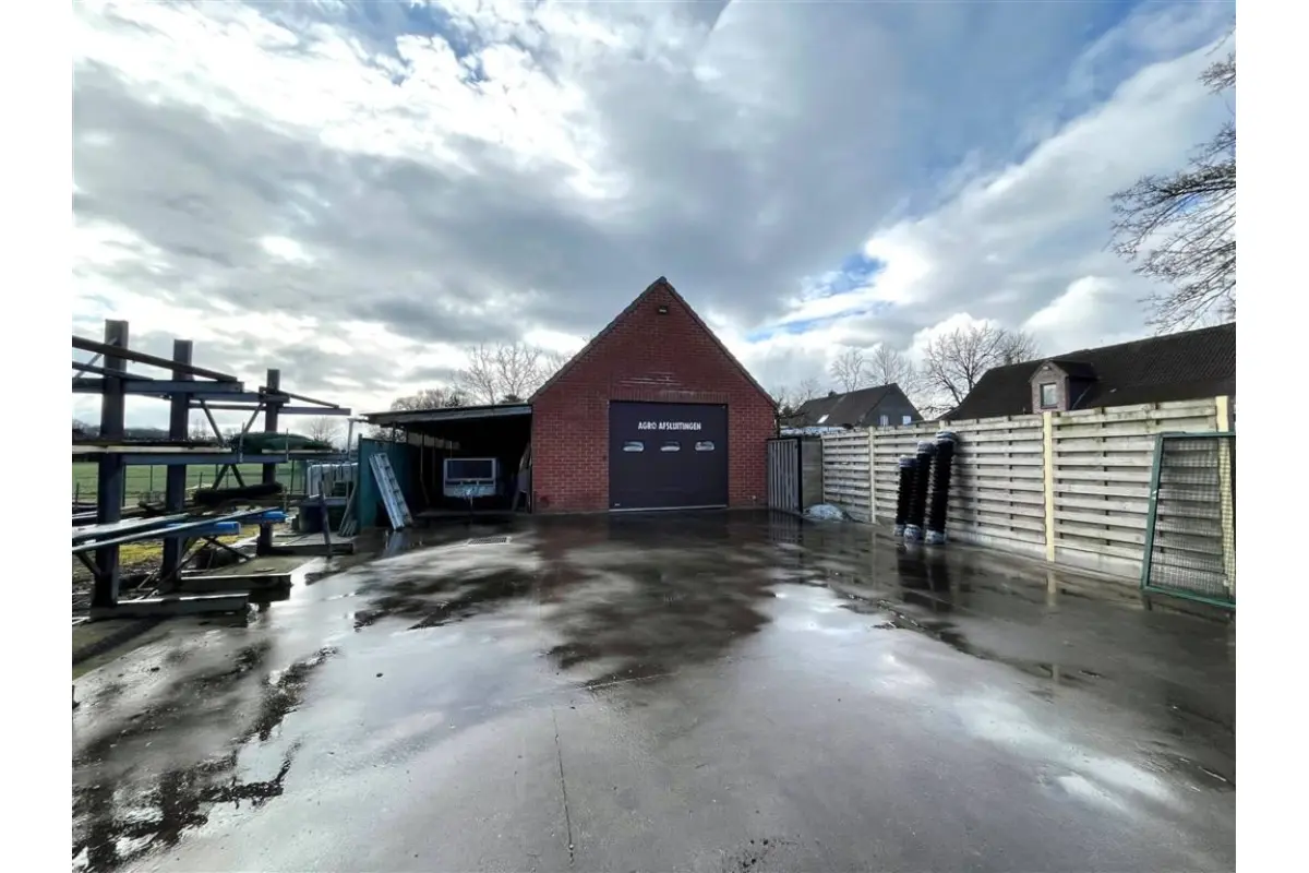 Handelszaak te  huur in Kalmthout 2920 950.00€  slaapkamers 200.00m² - Zoekertje 715886