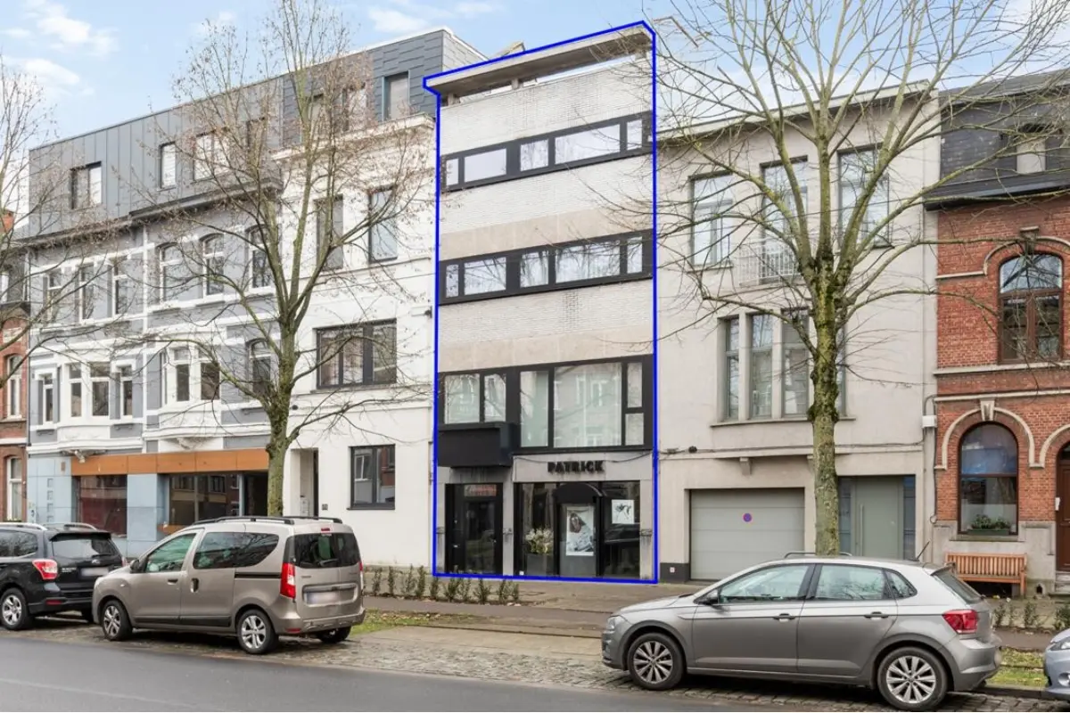 Appartementsgebouw te  koop in Berchem 2600 775000.00€ 5 slaapkamers 354.00m² - Zoekertje 716862