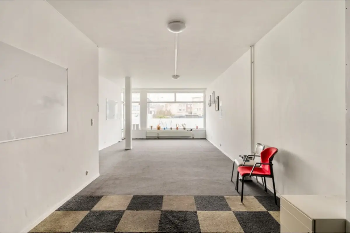 Huis te  koop in Deurne 2100 350000.00€  slaapkamers 375.00m² - Zoekertje 716893