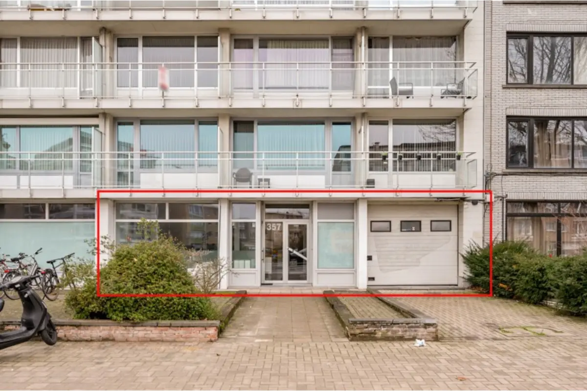 Appartementsgebouw te  koop in Deurne 2100 395000.00€  slaapkamers 375.00m² - Zoekertje 716893