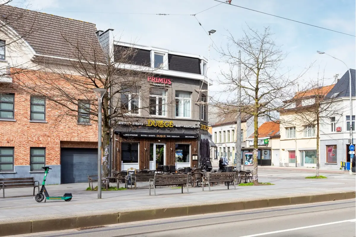 Huis te  koop in Deurne 2100 335000.00€ 4 slaapkamers m² - Zoekertje 716701