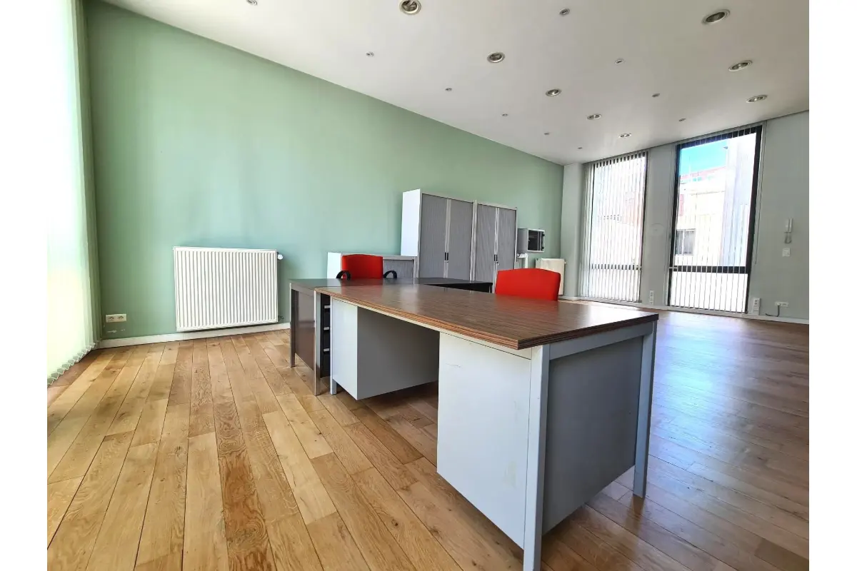 Handelszaak te  huur in Antwerpen 2000 700.00€ 0 slaapkamers m² - Zoekertje 716716