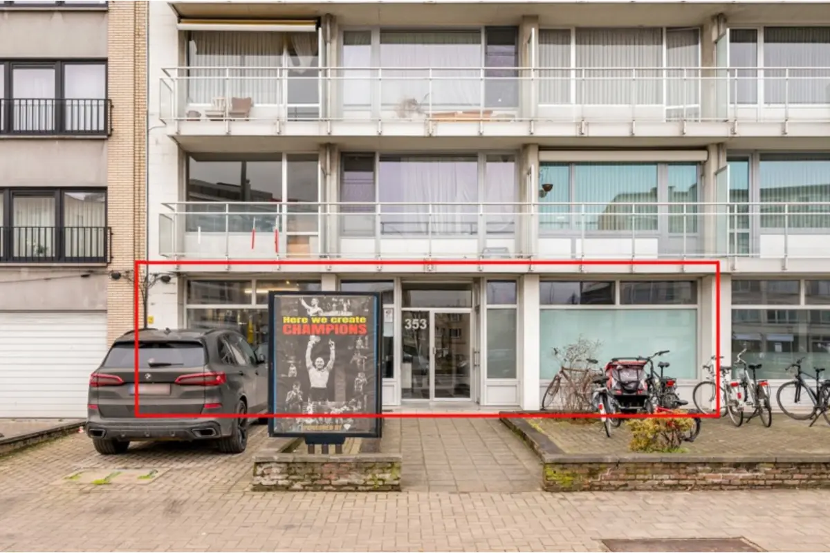 Appartementsgebouw te  koop in Deurne 2100 430000.00€  slaapkamers 375.00m² - Zoekertje 716894