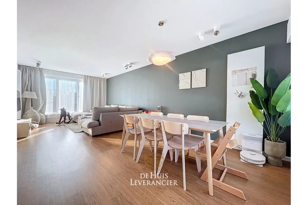 Huis te  koop in Kontich 2550 459000.00€ 2 slaapkamers 173.00m² - Zoekertje 716843