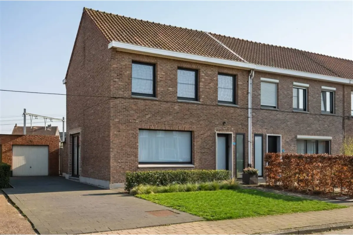 Huis te  koop in Herentals 2200 339000.00€ 3 slaapkamers 144.00m² - Zoekertje 718025