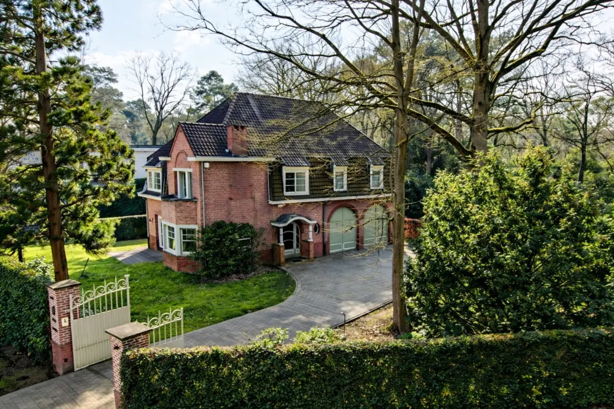 Huis te  koop in Schoten 2900 945000.00€ 6 slaapkamers 255.00m² - Zoekertje 718201