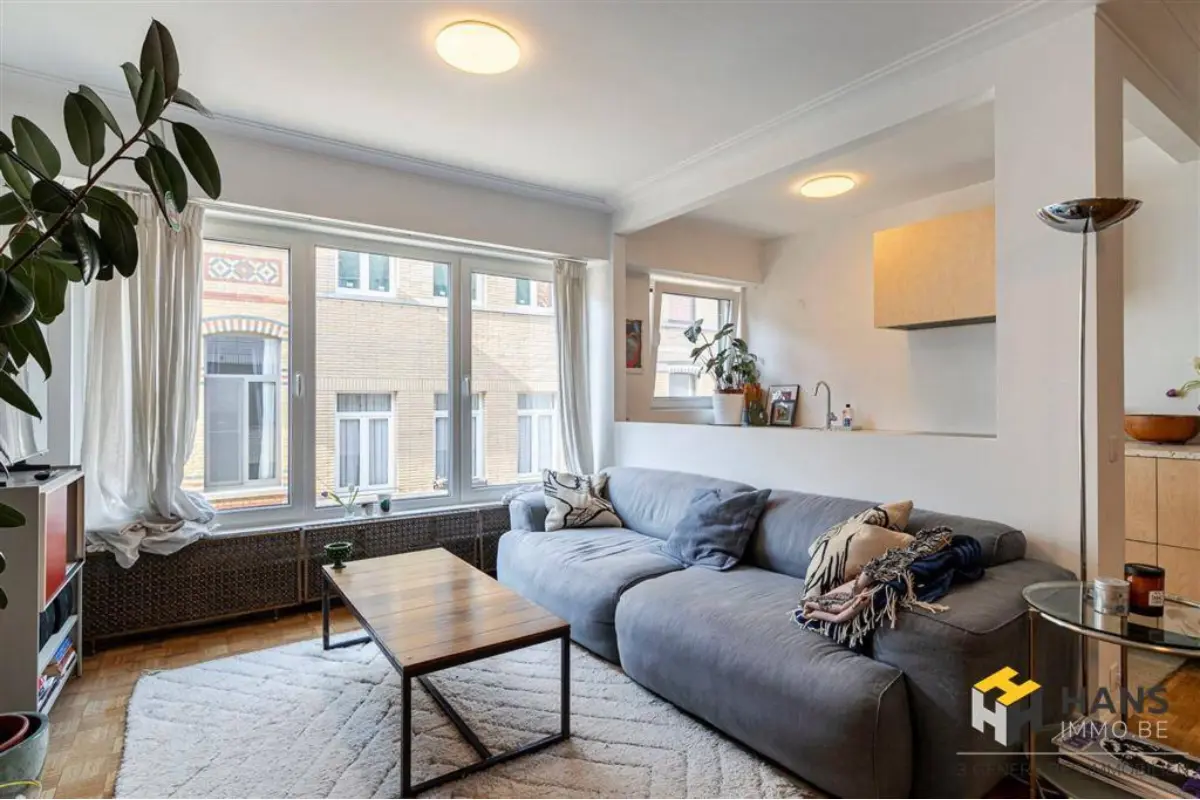 Appartement te  koop in Berchem 2600 289000.00€ 1 slaapkamers 70.00m² - Zoekertje 718471