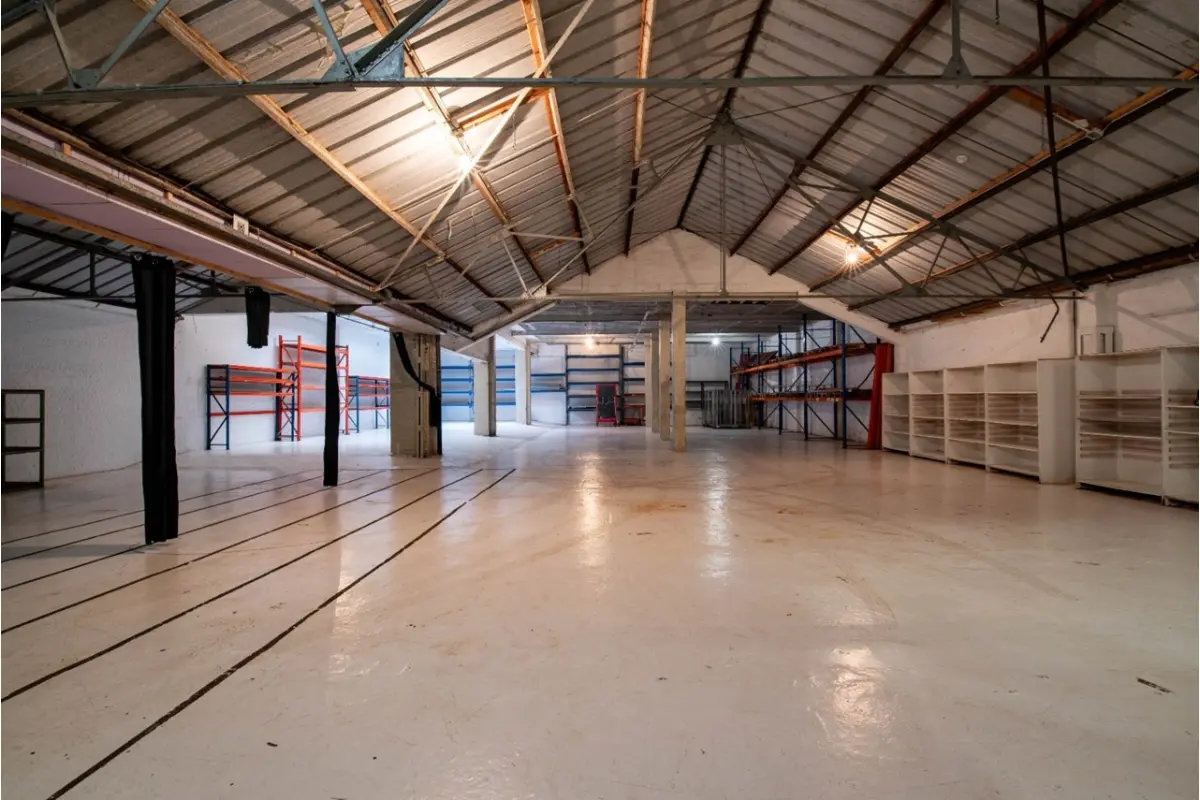 Handelszaak te  huur in Antwerpen 2020 3400.00€  slaapkamers m² - Zoekertje 720136