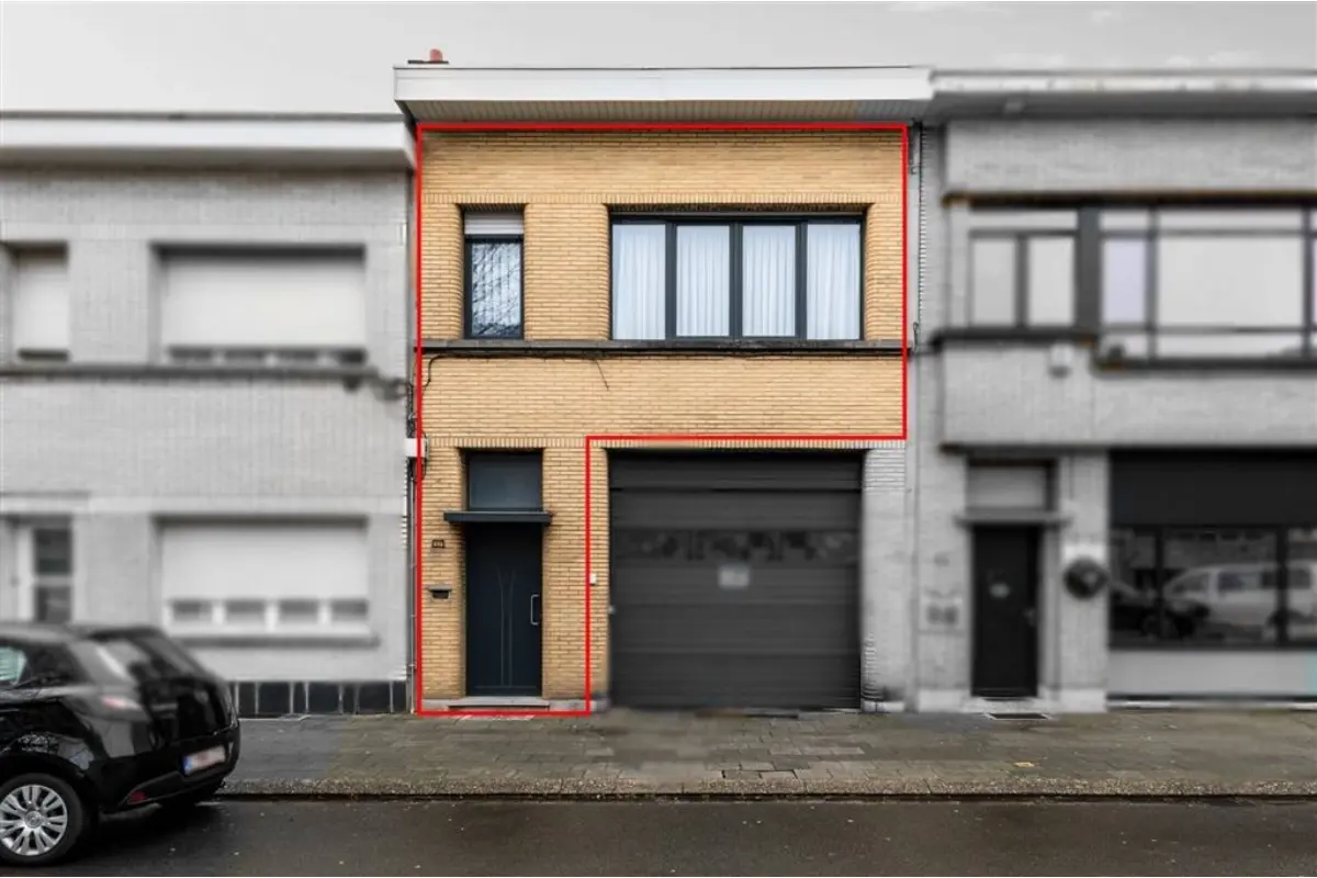 Huis te  koop in Deurne 2100 195000.00€ 1 slaapkamers 78.00m² - Zoekertje 719614