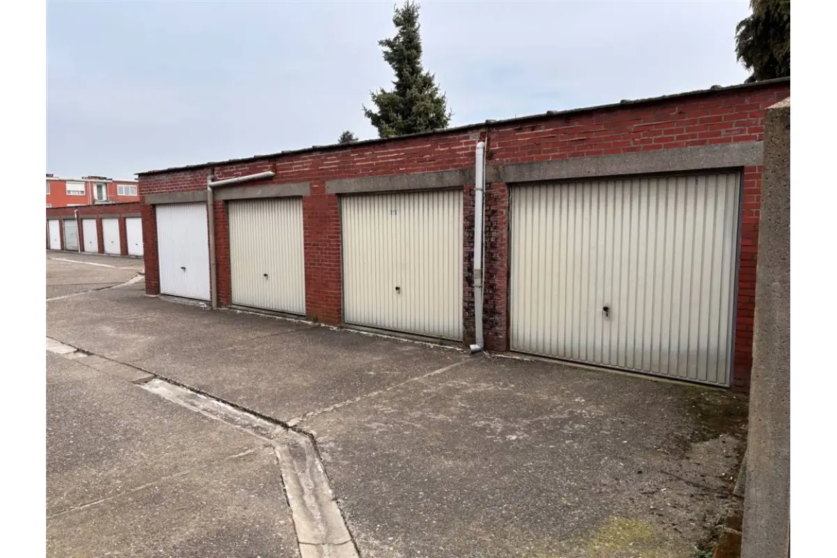 Box te  koop in Deurne 2100 21500.00€  slaapkamers m² - Zoekertje 719616