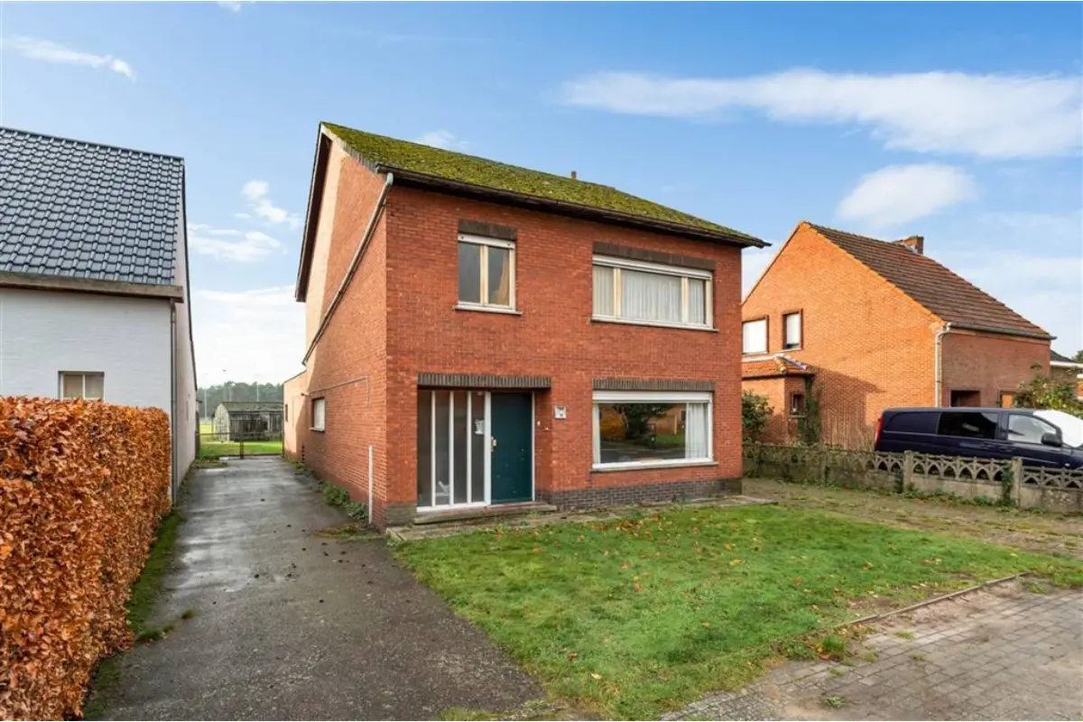 Huis te  koop in Dessel 2480 244000.00€ 3 slaapkamers 188.00m² - Zoekertje 719659