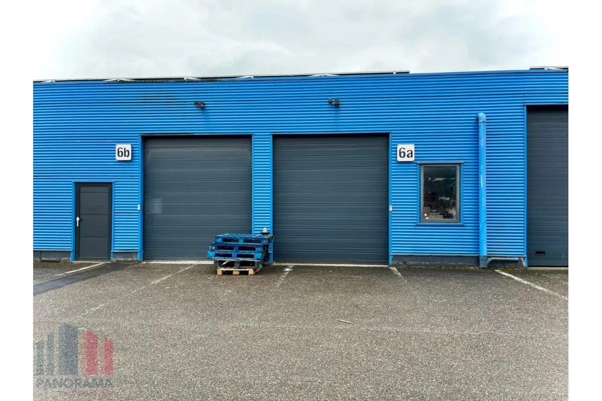 Handelszaak te  huur in Herentals 2200 1175.00€  slaapkamers 185.00m² - Zoekertje 720877