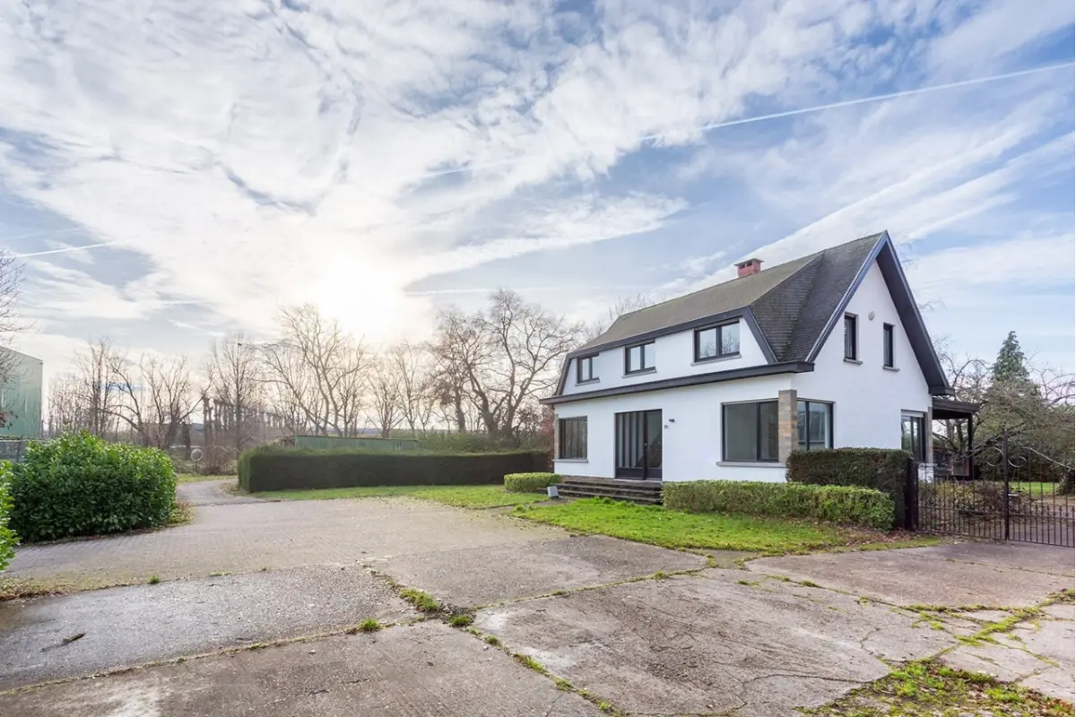Huis te  koop in Aartselaar 2630 2300000.00€ 4 slaapkamers 223.00m² - Zoekertje 720962