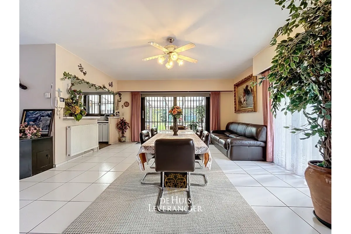 Huis te  koop in Kontich 2550 625000.00€ 3 slaapkamers 245.00m² - Zoekertje 721759