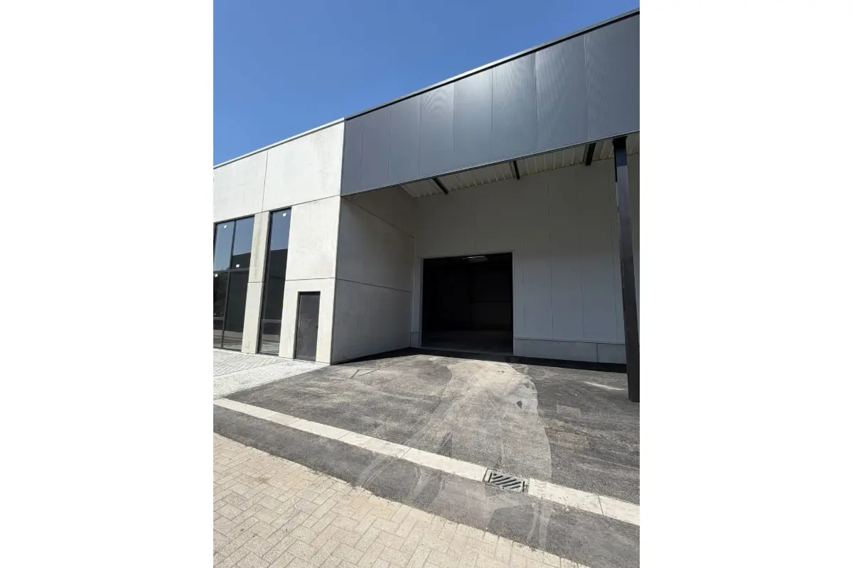 Handelszaak te  koop in Puurs 2870 703708.20€  slaapkamers 384.54m² - Zoekertje 721411