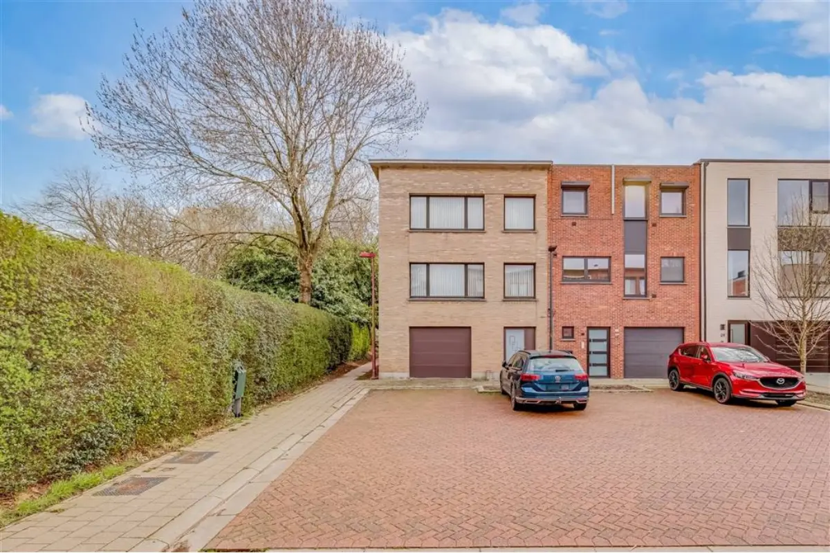 Huis te  koop in Kontich 2550 435000.00€ 3 slaapkamers 215.00m² - Zoekertje 721726