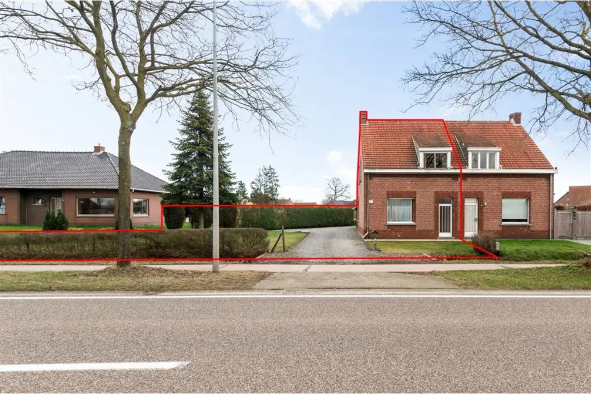 Huis te  koop in Turnhout 2300 279000.00€ 3 slaapkamers 179.00m² - Zoekertje 722079