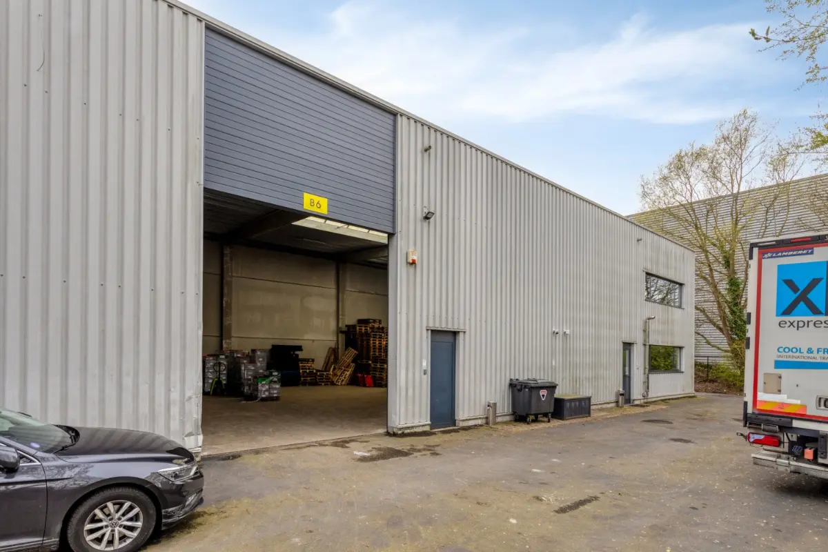 Handelszaak te  in Wilrijk 2610 2400.00€  slaapkamers 390.00m² - Zoekertje 722818