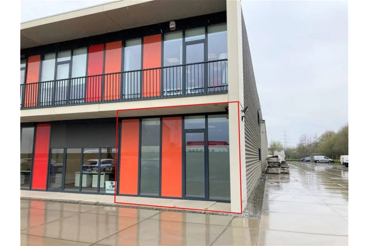 Handelszaak te  huur in Massenhoven 2240 695.00€  slaapkamers m² - Zoekertje 723309