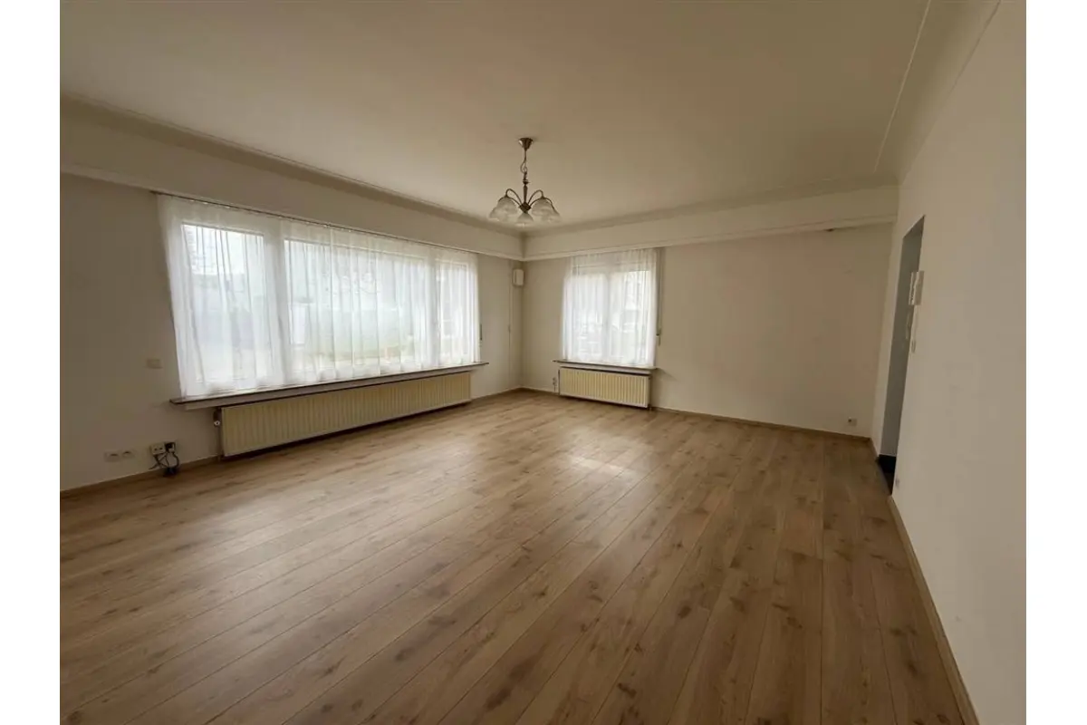 Benedenverdieping te  koop in Brasschaat 2930 279000.00€ 1 slaapkamers 107.00m² - Zoekertje 725252