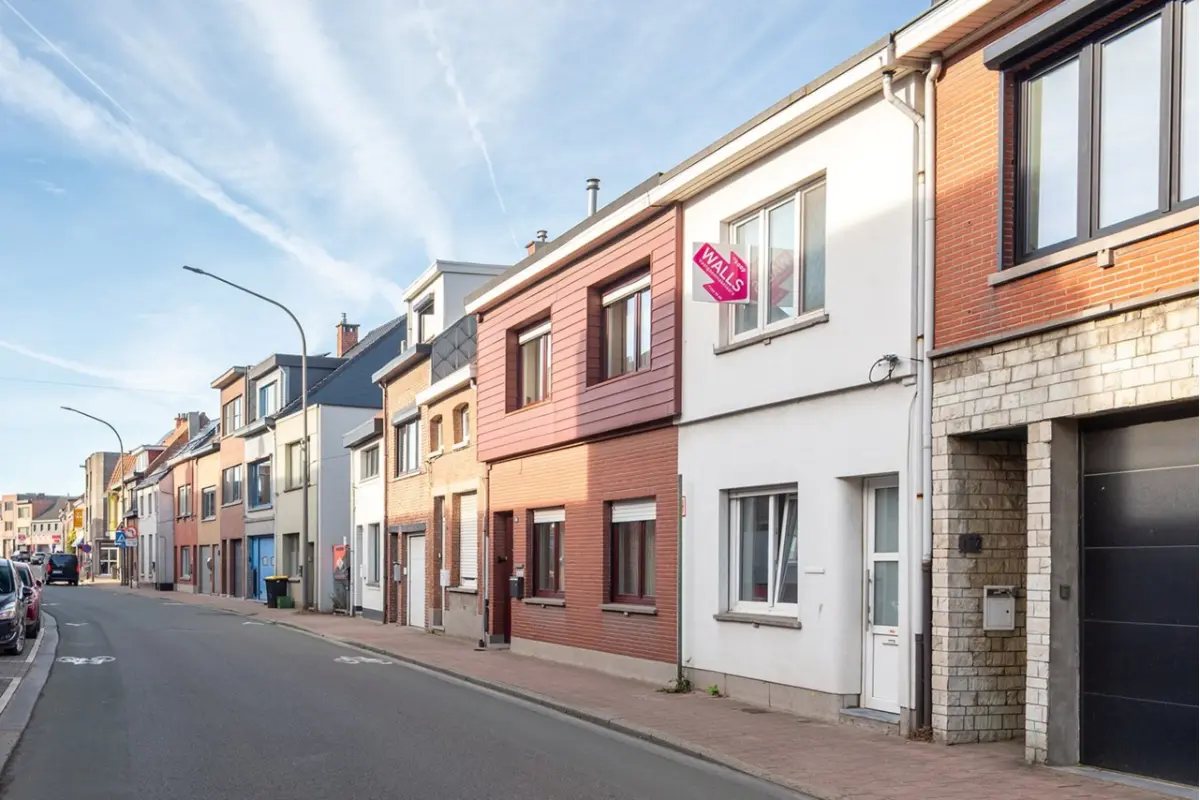 Huis te  koop in Burcht 2070 219000.00€ 2 slaapkamers 102.00m² - Zoekertje 727790
