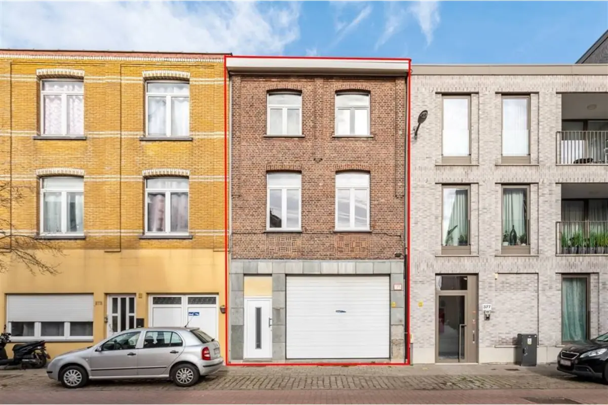 Huis te  koop in Deurne 2100 369000.00€ 3 slaapkamers 143.00m² - Zoekertje 729706