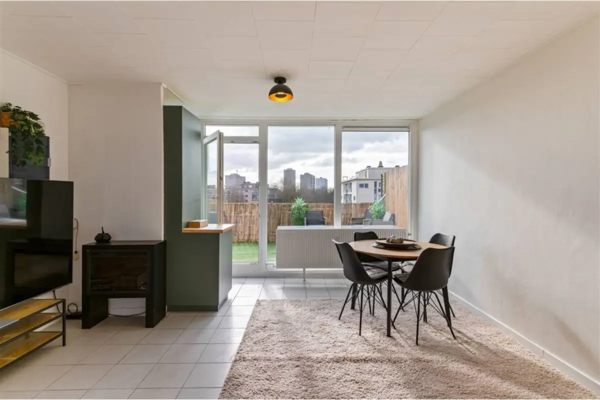 Appartement te  koop in Deurne 2100 185000.00€ 1 slaapkamers 44.00m² - Zoekertje 729767