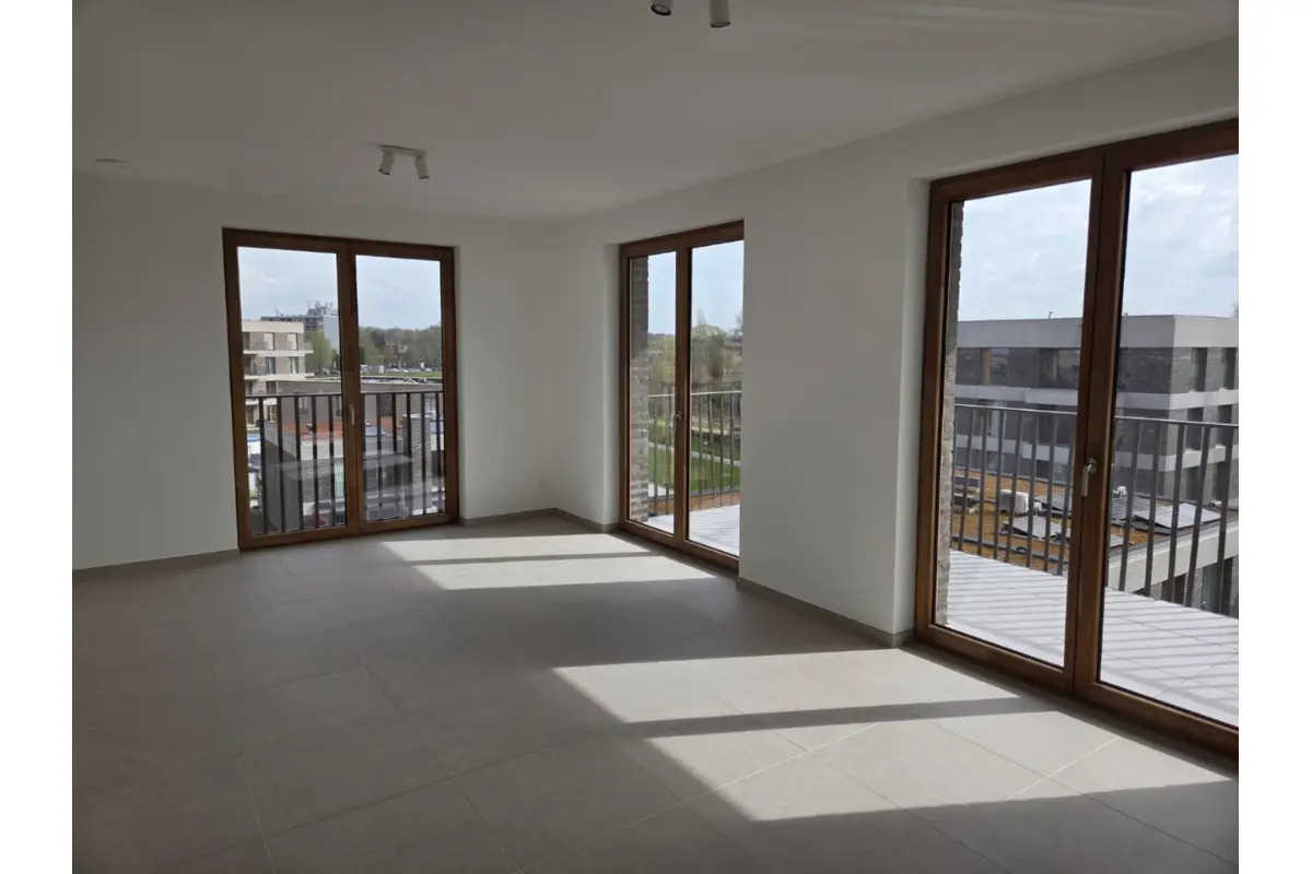 Appartement te  huur in Wilrijk 2610 1100.00€ 2 slaapkamers 75.00m² - Zoekertje 731196