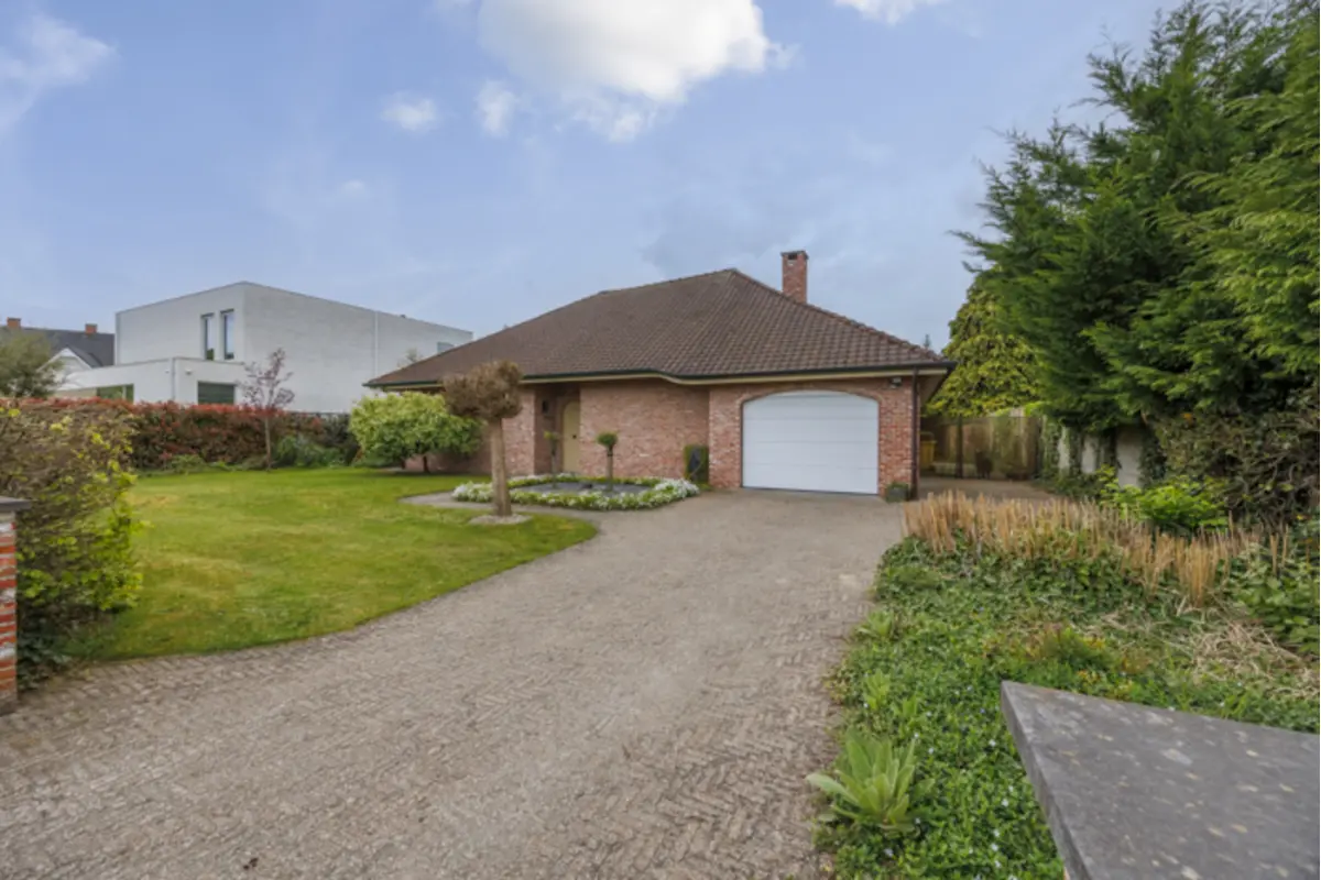 Huis te  koop in Turnhout 2300 444444.00€ 4 slaapkamers 230.00m² - Zoekertje 731089