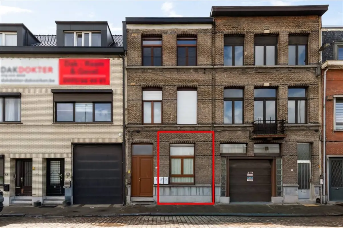 Appartement te  koop in Deurne 2100 215000.00€ 1 slaapkamers 74.00m² - Zoekertje 731416