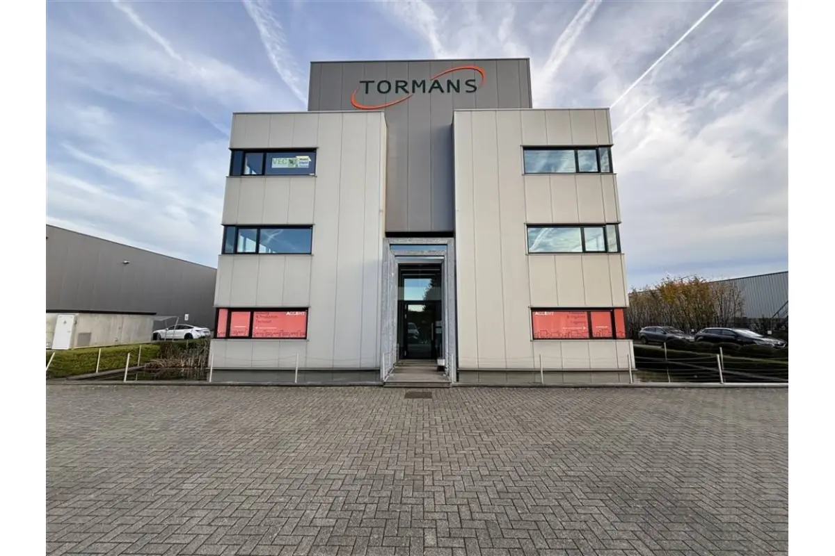 Handelszaak te  huur in Geel 2440 4317.00€  slaapkamers 370.00m² - Zoekertje 731712