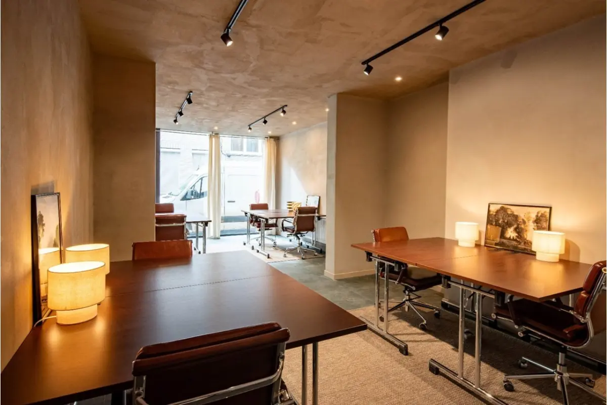 Handelszaak te  huur in Antwerpen 2060 1420.00€  slaapkamers m² - Zoekertje 732536