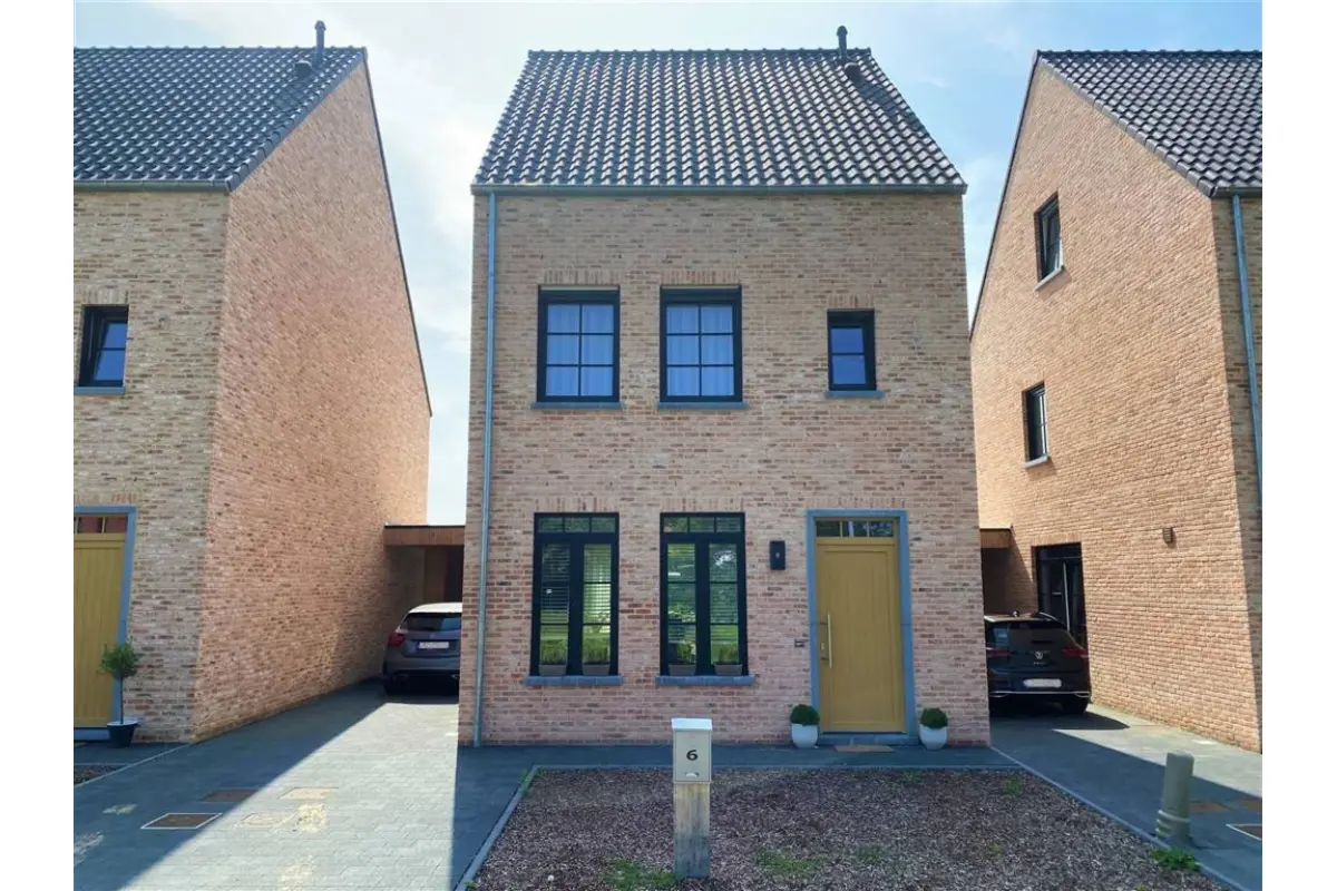 Huis te  huur in Mol 2400 1300.00€ 4 slaapkamers 136.86m² - Zoekertje 735155
