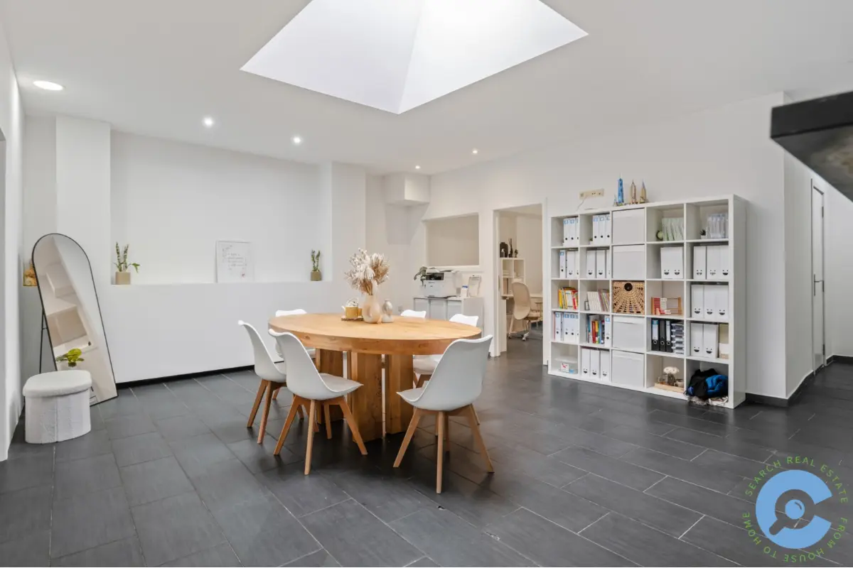 Handelszaak te  koop in Borgerhout 2140 259000.00€  slaapkamers 145.00m² - Zoekertje 735641