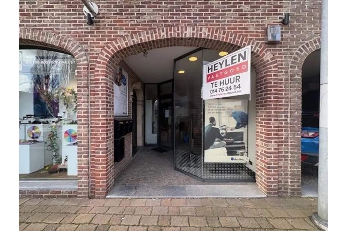 Handelszaak te  huur in Herenthout 2270 1200.00€  slaapkamers m² - Zoekertje 735182