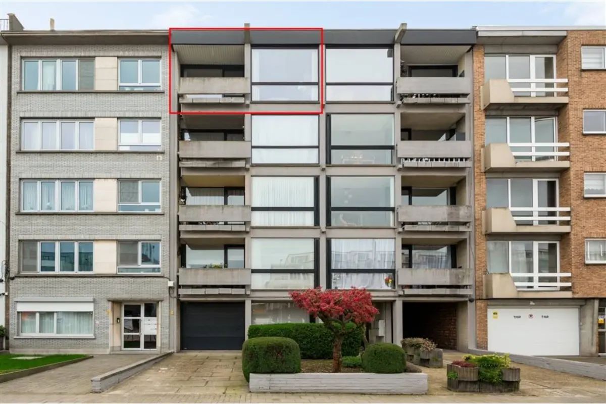 Appartement te  koop in Deurne 2100 229000.00€ 2 slaapkamers 93.00m² - Zoekertje 735609