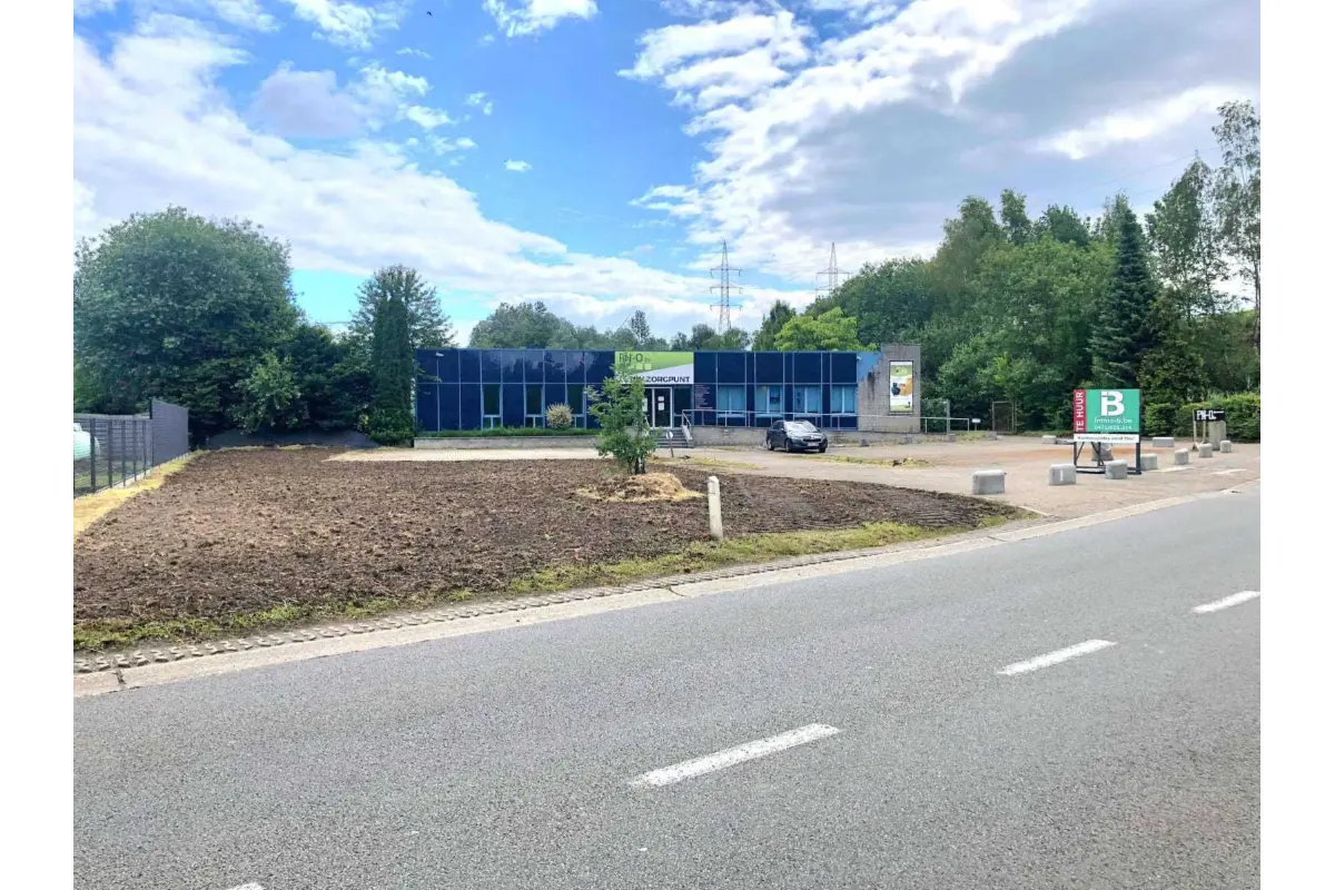 Handelszaak te  huur in Balen 2490 880.00€  slaapkamers 80.00m² - Zoekertje 735342