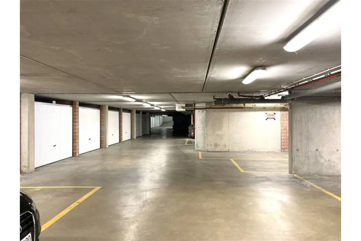 Parking & garage te  huur in Lier 2500 90.00€  slaapkamers m² - Zoekertje 737187