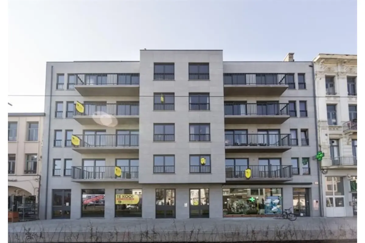 Appartement te  huur in Berchem 2600 1100.00€ 2 slaapkamers 90.00m² - Zoekertje 736858