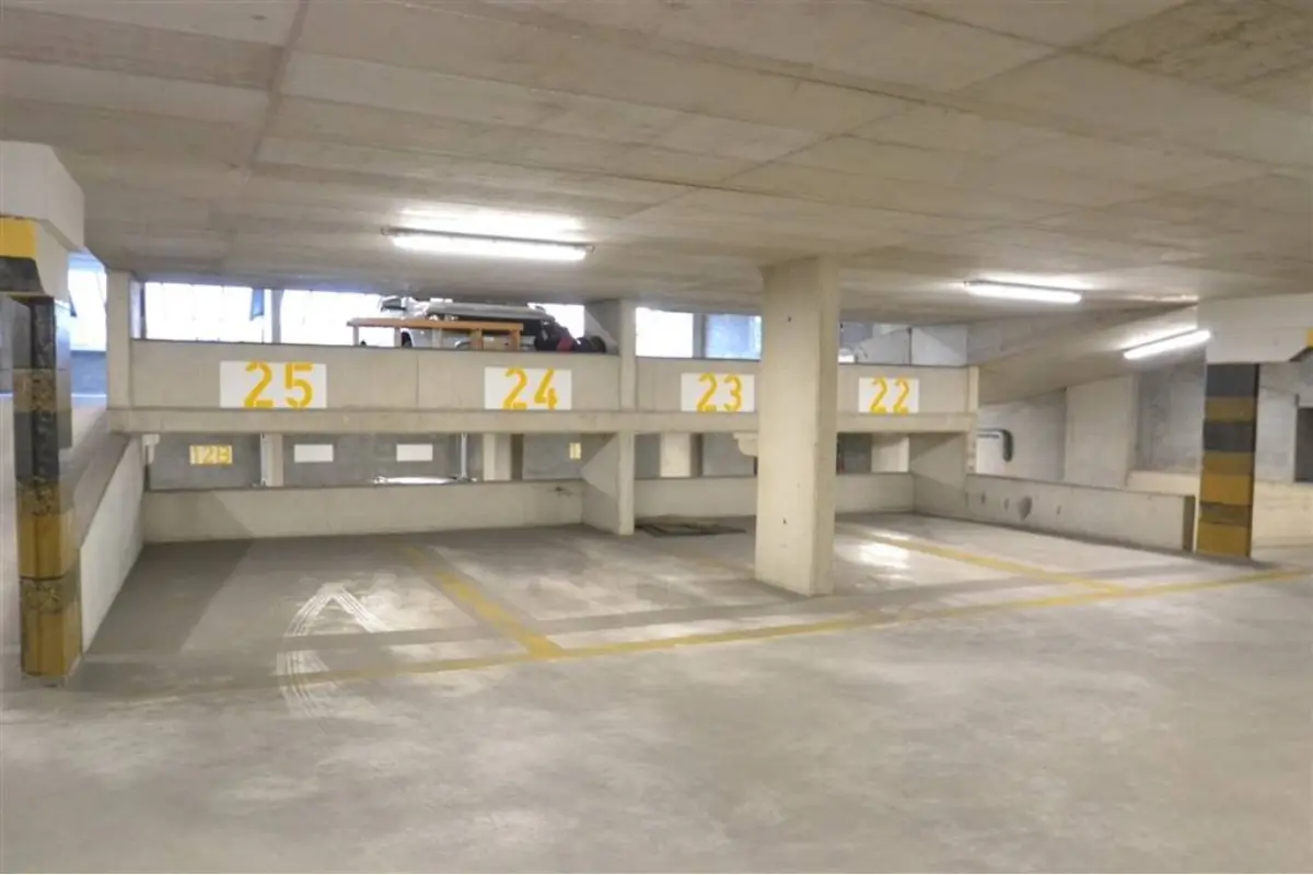 Parking te  koop in Lier 2500 22500.00€  slaapkamers m² - Zoekertje 737600
