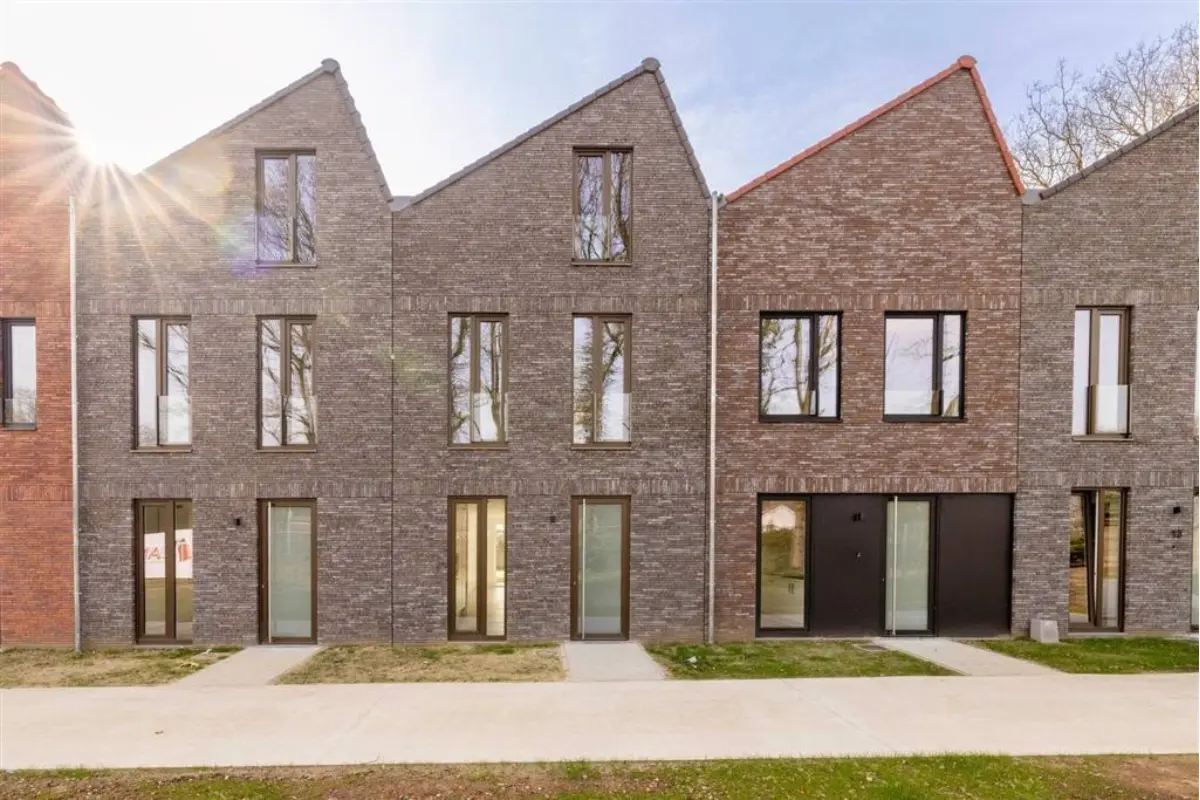 Huis te  huur in Herentals 2200 1290.00€ 3 slaapkamers 165.00m² - Zoekertje 737607