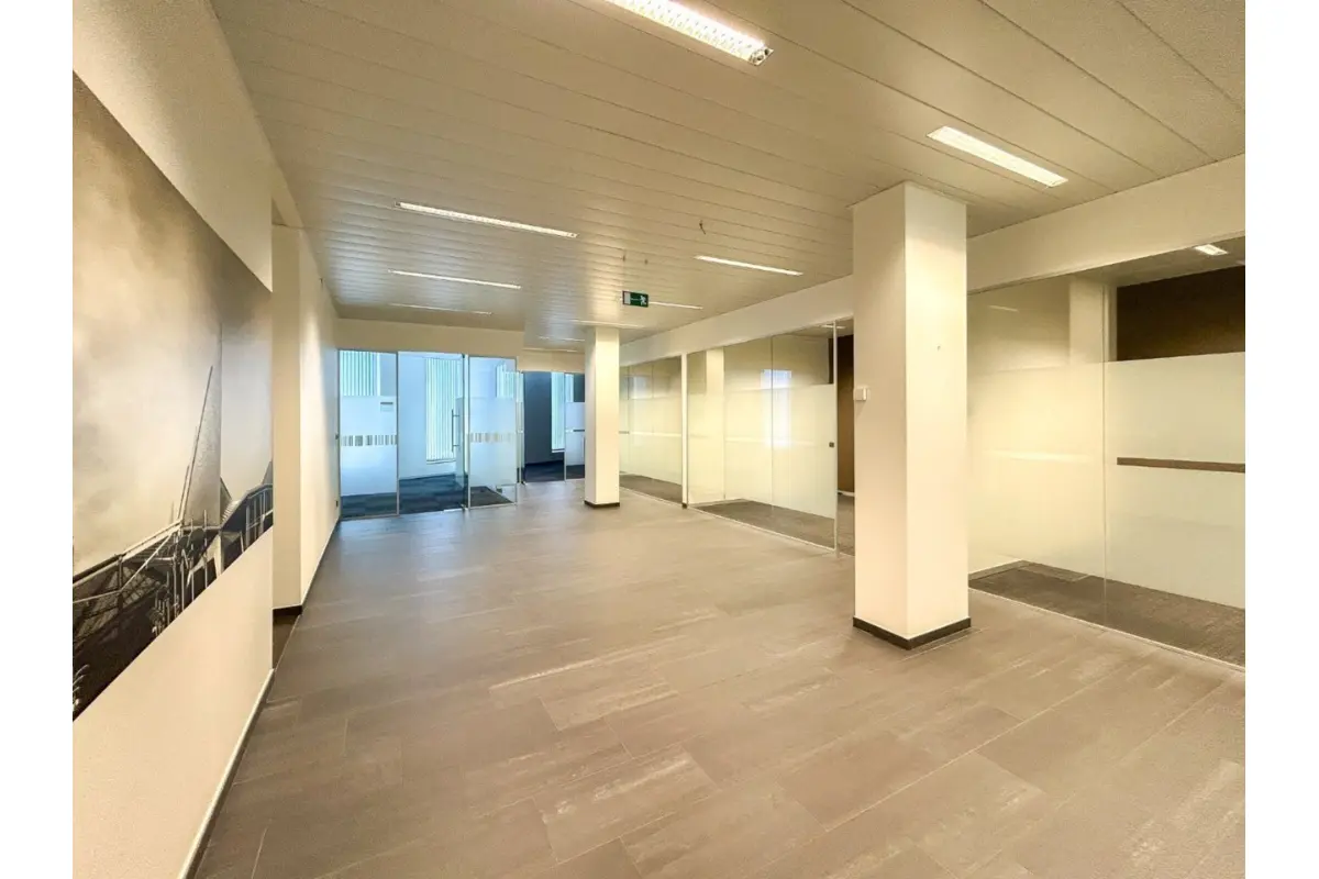 Handelszaak te  koop in Antwerpen 2000 895000.00€  slaapkamers m² - Zoekertje 737691