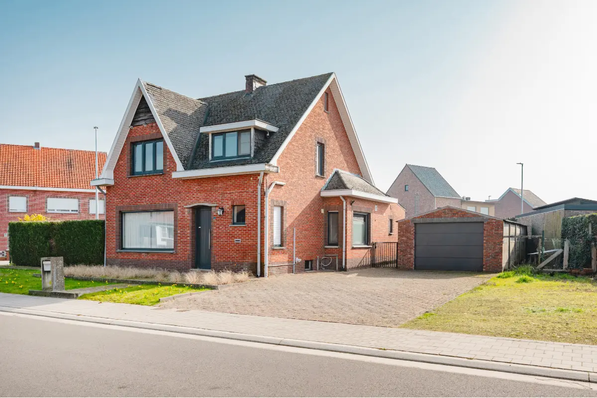 Huis te  koop in Mol 2400 299000.00€ 3 slaapkamers m² - Zoekertje 738709