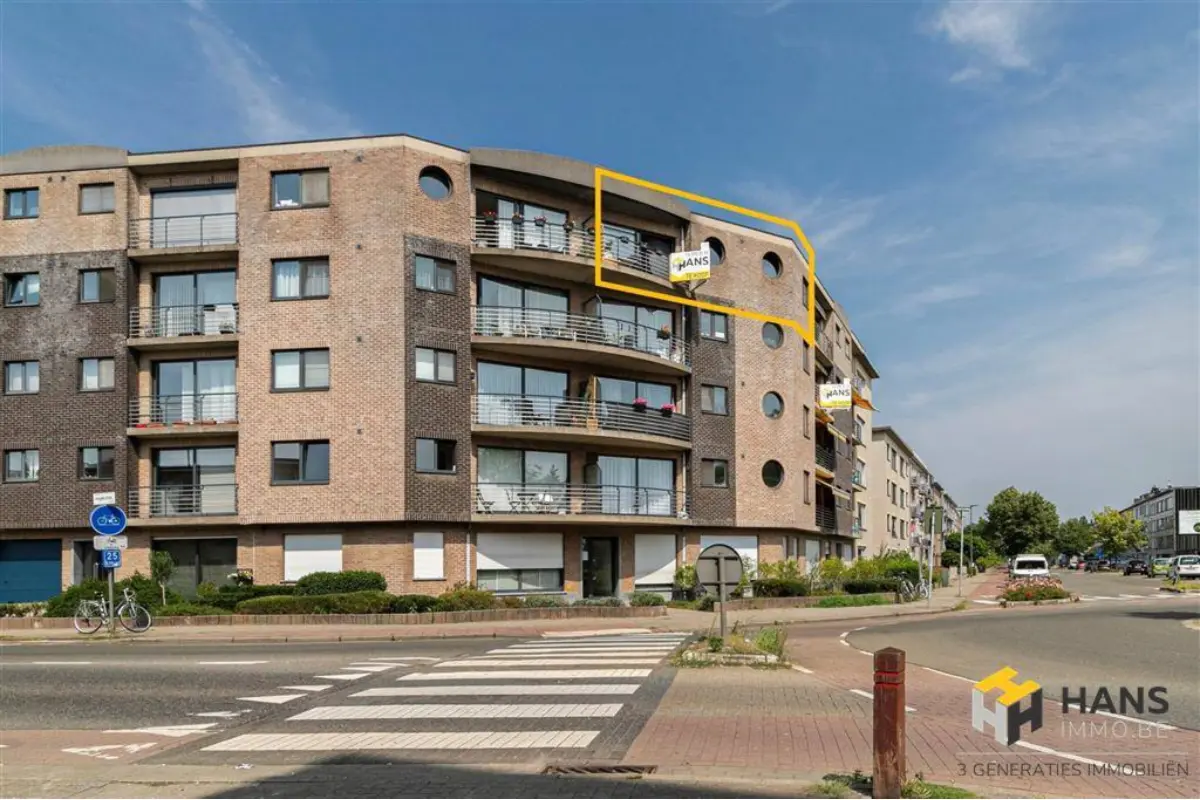 Appartement te  in Deurne 2100 215000.00€ 2 slaapkamers 117.00m² - Zoekertje 738825