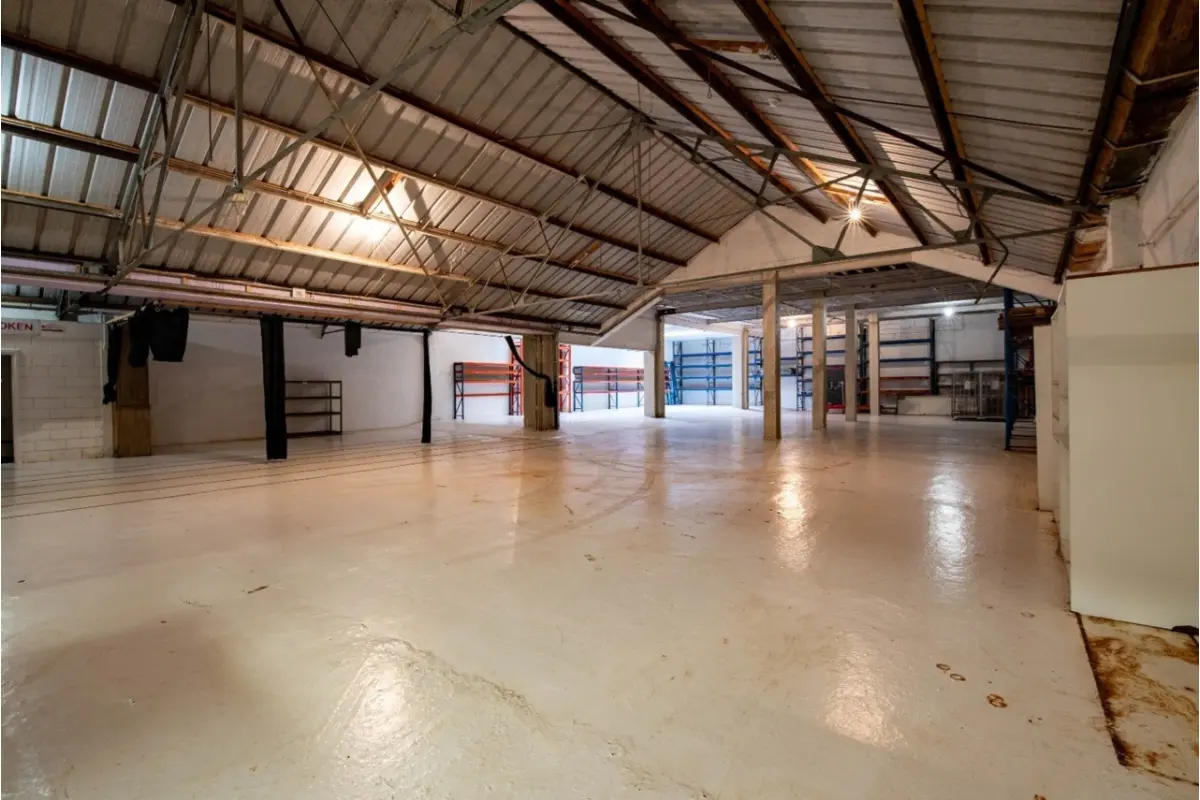 Parking & garage te  huur in Antwerpen 2020 2000.00€  slaapkamers m² - Zoekertje 739102