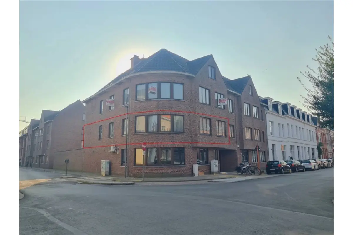 Appartement te  huur in Turnhout 2300 960.00€ 2 slaapkamers 140.00m² - Zoekertje 739551
