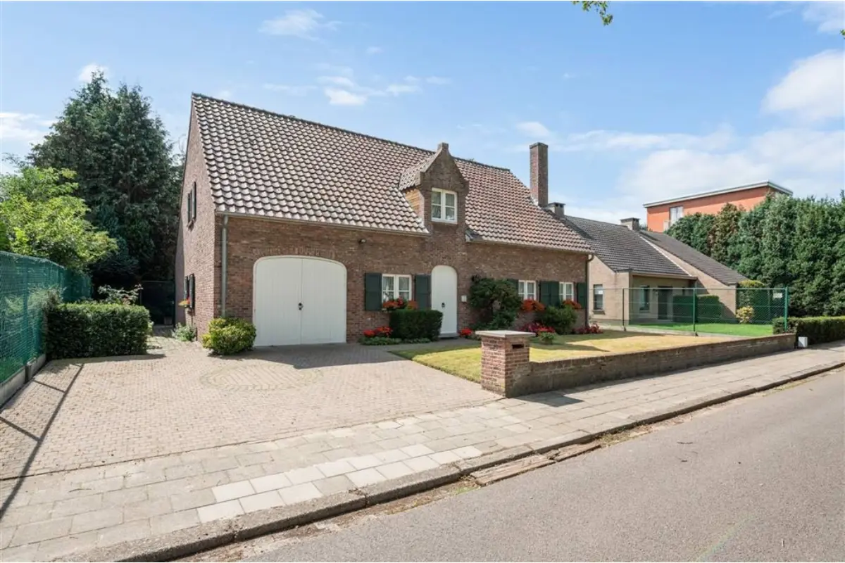 Huis te  koop in Turnhout 2300 475000.00€ 4 slaapkamers 246.00m² - Zoekertje 739545