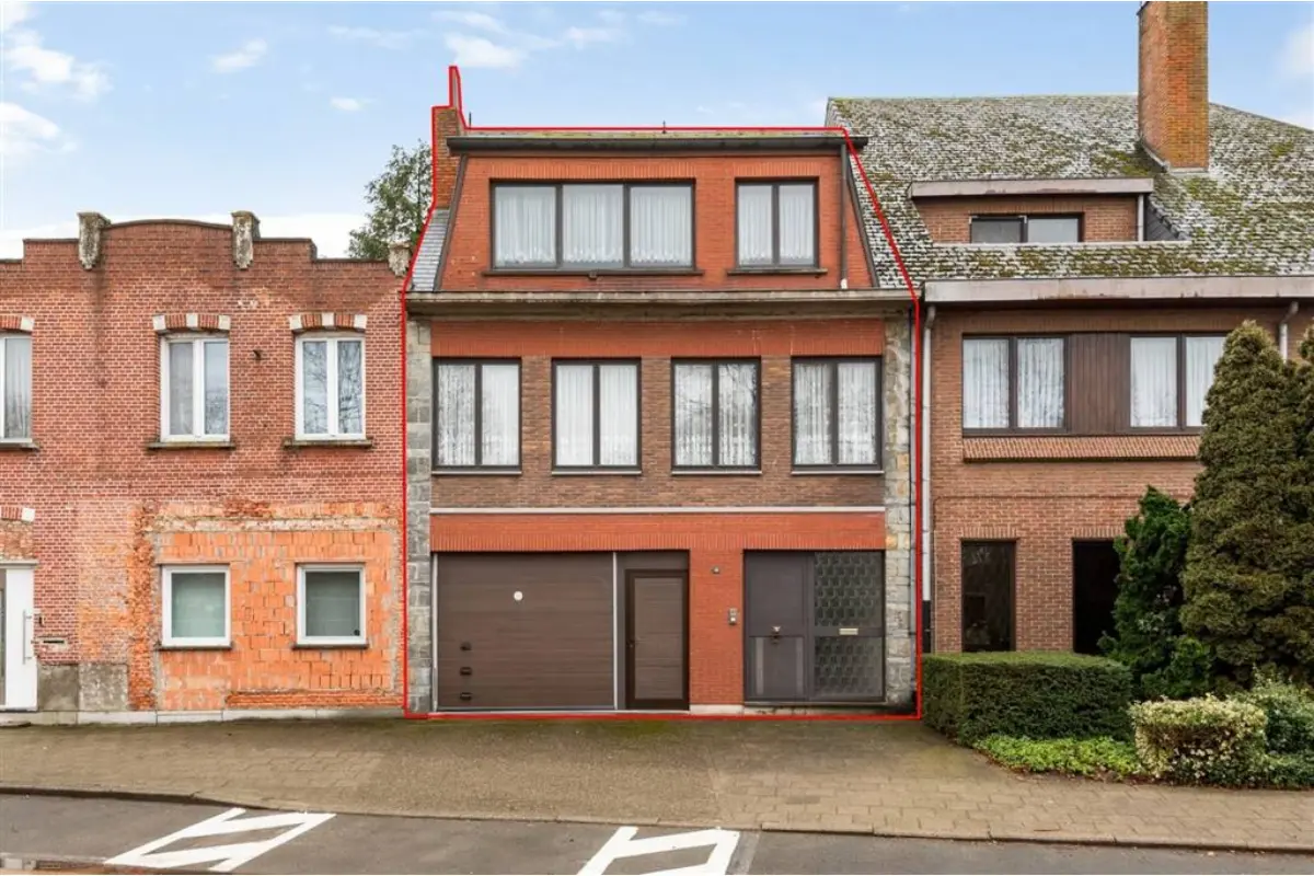 Huis te  koop in Tielen 2460 299000.00€ 3 slaapkamers 213.00m² - Zoekertje 739568