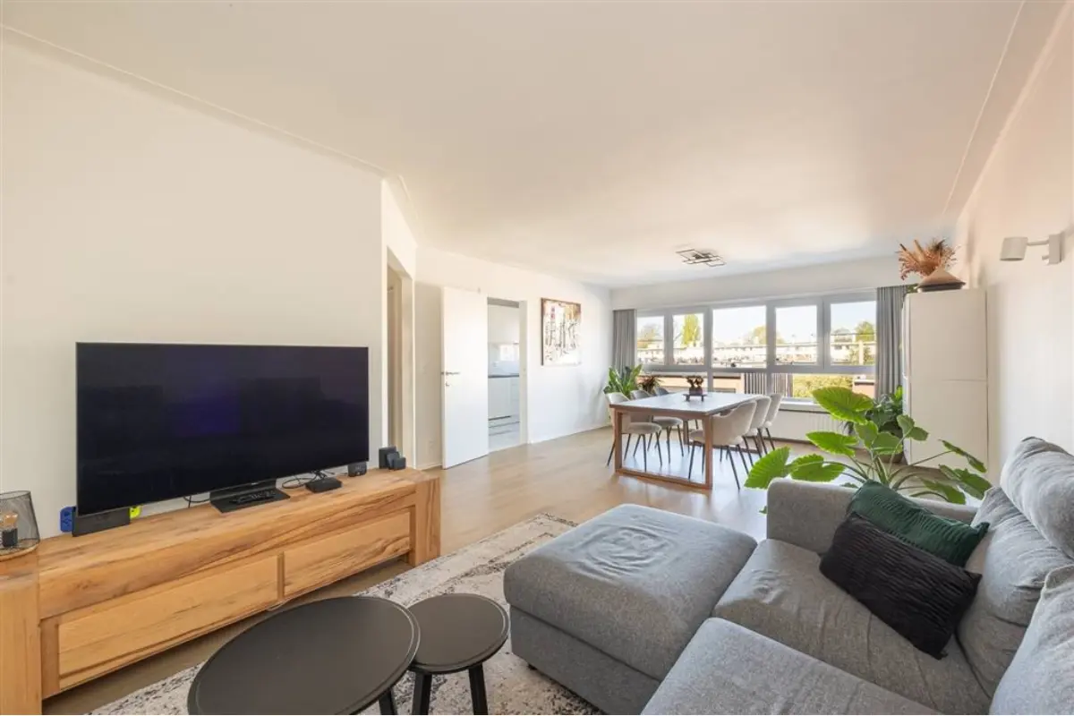 Appartement te  koop in Deurne 2100 275000.00€ 2 slaapkamers 95.00m² - Zoekertje 739875