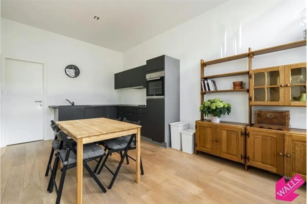 Appartement te  huur in Antwerpen 2000 975.00€ 1 slaapkamers 76.00m² - Zoekertje 740053